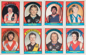 1970-84 Scanlens "Footballers", noted 1970 [60/66]; 1978 [15/156]; 1979 (120); 1980 (175); 1981 (87 + one mis-cut error); 1982 (192) & 1984 (5). Mainly Fair/VG.